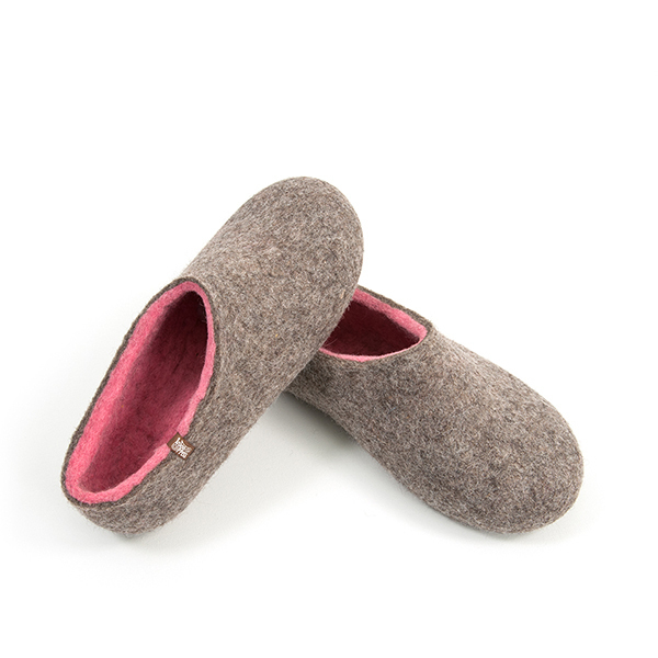 Wooppers γυναικείες τσόχινες παντόφλες DUAL NATURAL ροζ με λαστιχένιες σόλες.