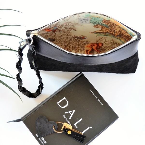 Μαύρο δερμάτινο pouch με λουράκι χεριού