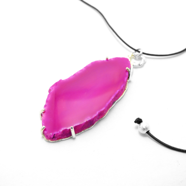 "Fuchsia Lace" - Μενταγιόν με έναν φυσικό Δαντελωτό Αχάτη!