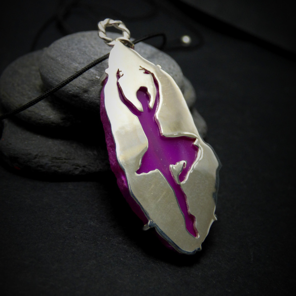 "Fuchsia Lace" - Μενταγιόν με έναν φυσικό Δαντελωτό Αχάτη!