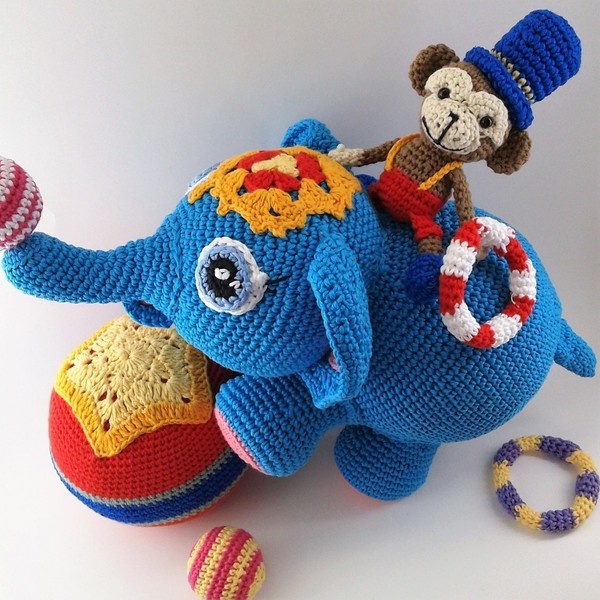 Πλεκτές κούκλες τσίρκου σετ - Lola and Timi, the agile monkey amigurumi σετ