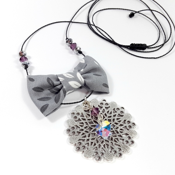 The little bow necklace