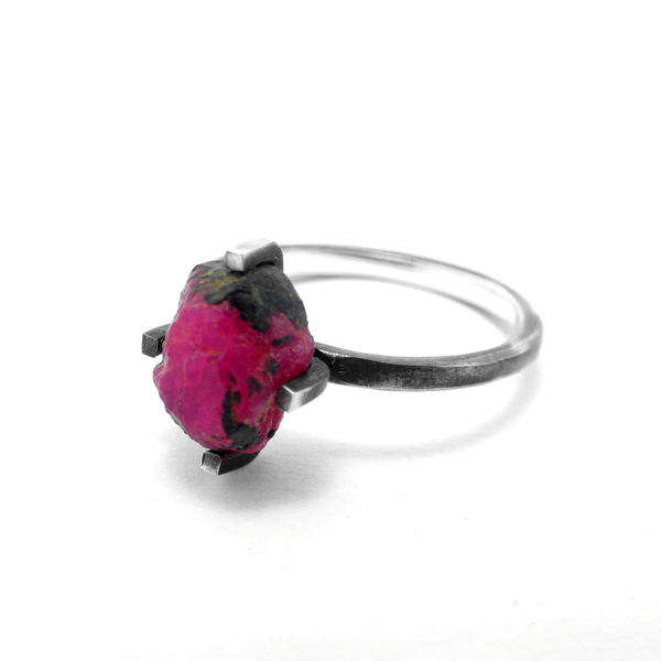 " Rough Silver Ruby " Χειροποίητο δαχτυλίδι από ασήμι 925 και Ορυκτό Ρουμπίνι!