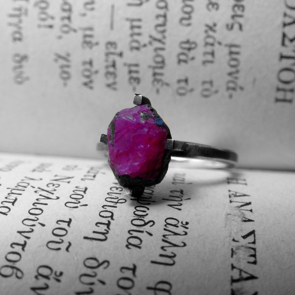" Rough Silver Ruby " Χειροποίητο δαχτυλίδι από ασήμι 925 και Ορυκτό Ρουμπίνι!
