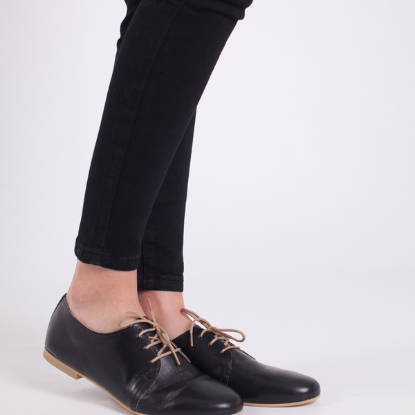 μαύρα δερμάτινα oxfords