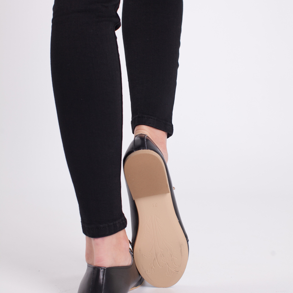 μαύρα δερμάτινα oxfords