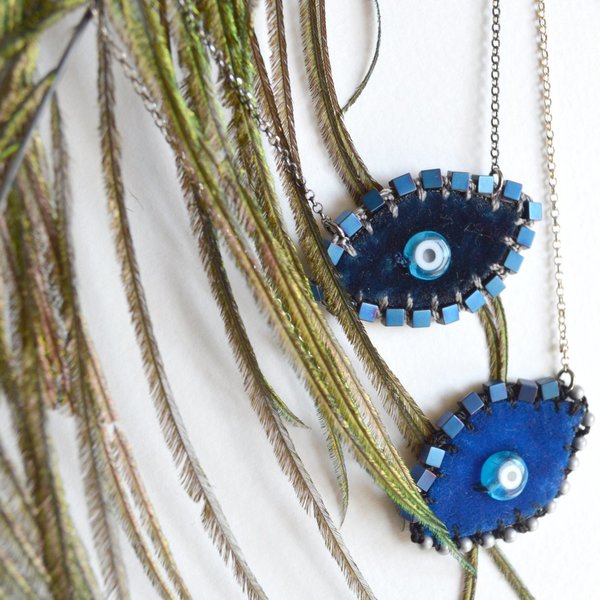 Κολιέ Evil eye κεντητό βελούδινο μπλε