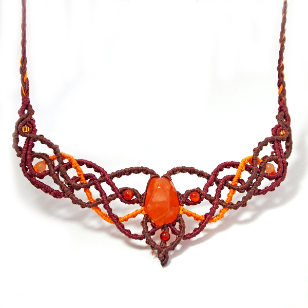 Statment boho chic macrame πλεκτό περιδέραιο με Κορνεόλη.