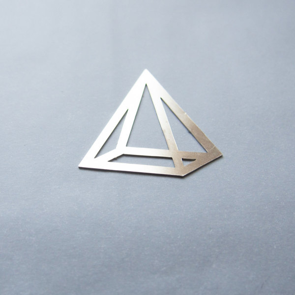 Πρωτότυπο επικολλητό κόσμημα για το σώμα / Body jewel / Pyramid