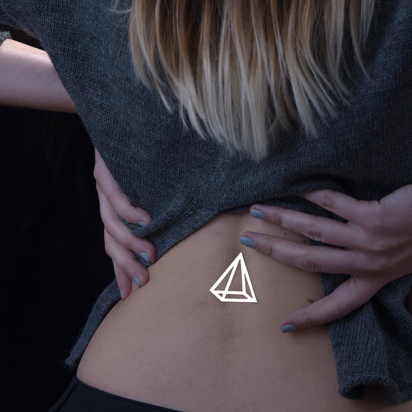 Πρωτότυπο επικολλητό κόσμημα για το σώμα / Body jewel / Pyramid