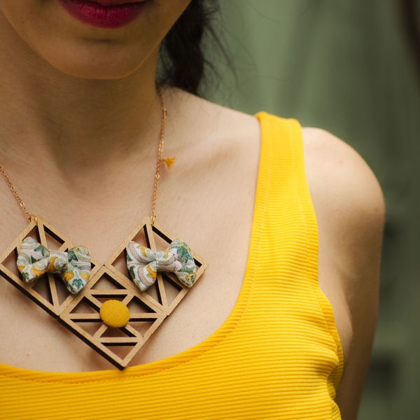 Rhombus Bow Necklace