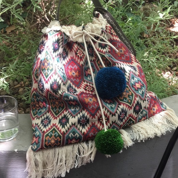 Χειροποίητο Boho Ταγάρι με κρόσια και πομπομ