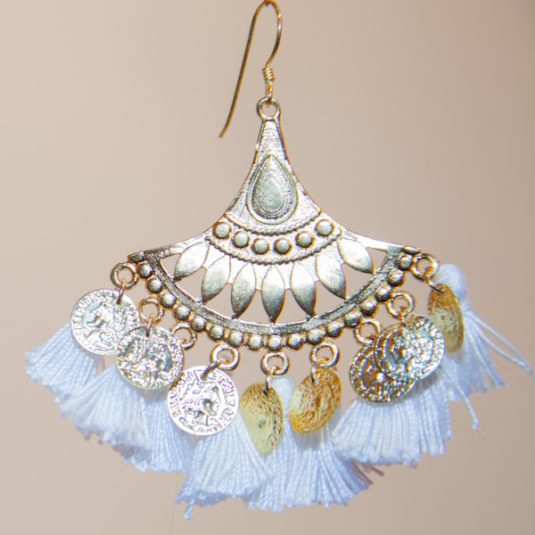 Bohemian chic σκουλαρίκια στο χρώμα του χρυσού με φουντάκια