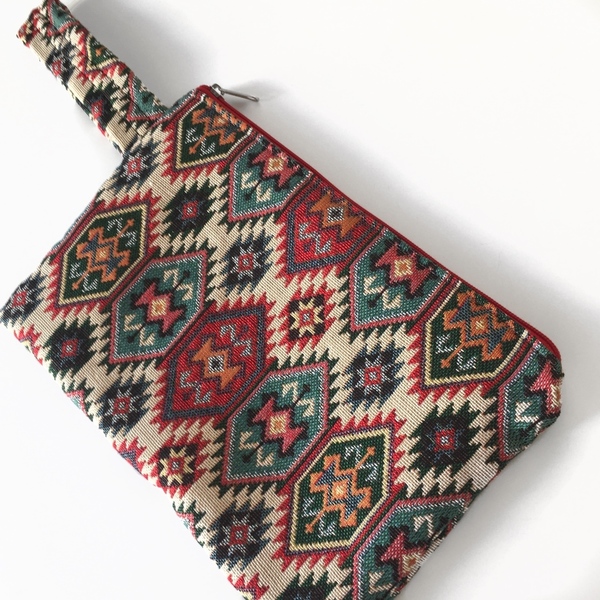 Boho χειροποίητο τσαντάκι σε γήινα χρωματα