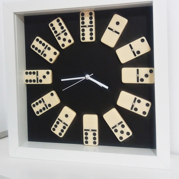 Domino Clock with black or white frame