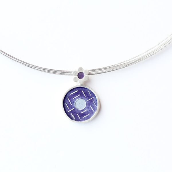 Cloisonne στρογγυλό μενταγιόν με σμάλτο σε ασήμι 925 μοβ γραμμές