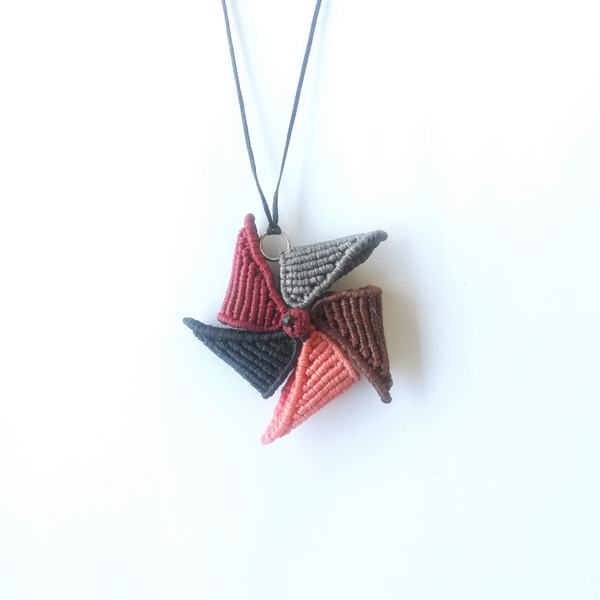 "Windmill Macrame Necklace"