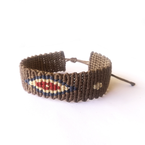 "Evil eye" macrame bracelet