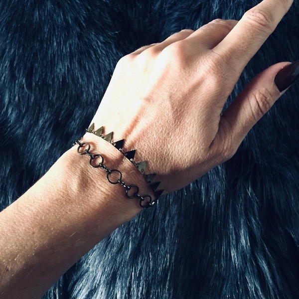 Small triangle chain bracelet
