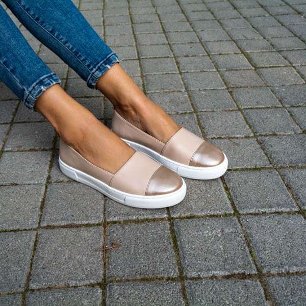 Δερμάτινο αθλητικό loafer “Wonder Woman” nude-dusty gold