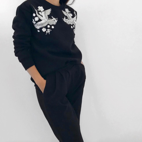 BLACK CRANE SWEATSHIRT