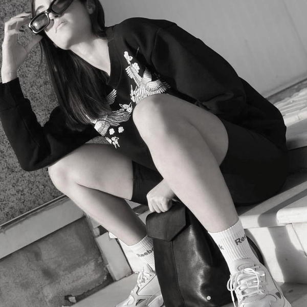 BLACK CRANE SWEATSHIRT