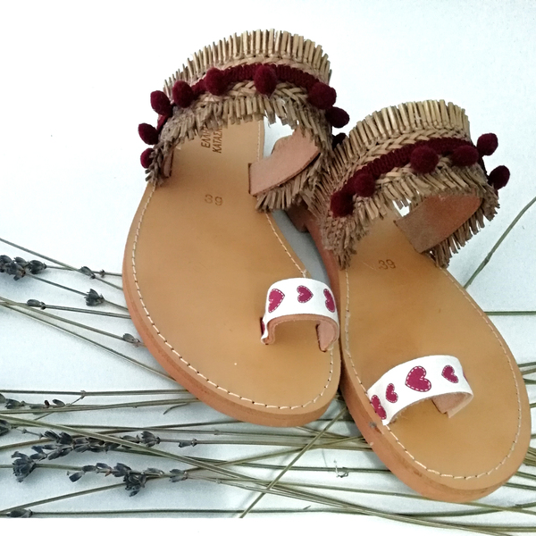 Boho χειροποίητα σανδάλια σε ρομαντικό στύλ
