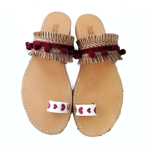 Boho χειροποίητα σανδάλια σε ρομαντικό στύλ