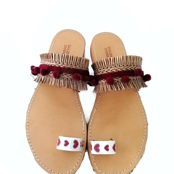 Boho χειροποίητα σανδάλια σε ρομαντικό στύλ