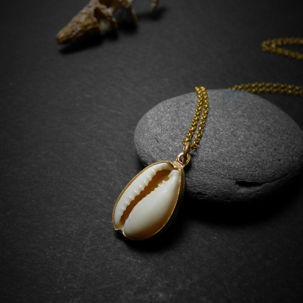 " Golden Seashell " - Χειροποίητο επίχρυσο μενταγιόν με φυσικό κοχύλι της Θάλασσας