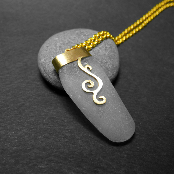 " Golden Seaglass necklace" - Xειροποίητο επίχρυσο ματ μενταγιόν με γυαλάκι της θάλασσας!