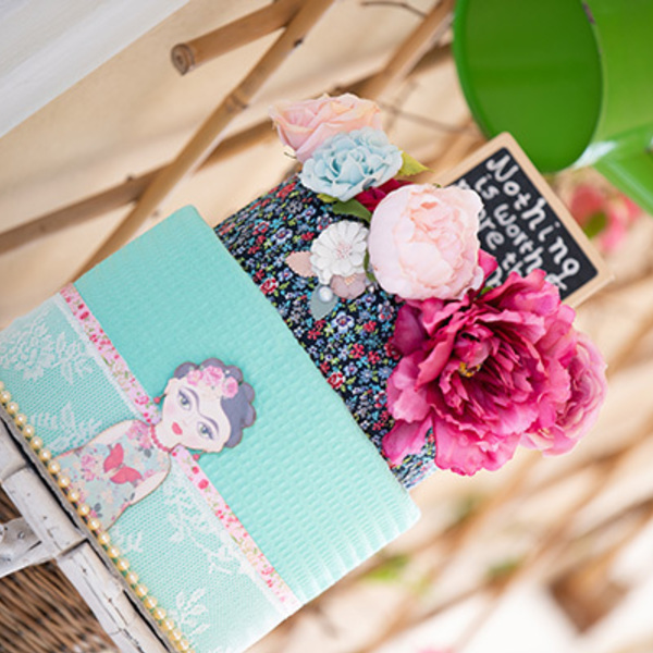 Διώροφη τούρτα Baby Cake "Frida Kahlo y La Casa Azul"