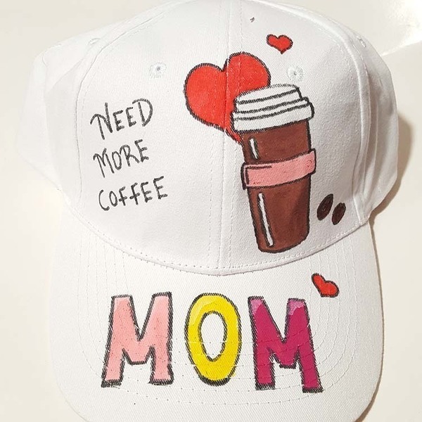 καπέλο jockey για την μαμά i need more coffee (χρειάζομαι περισσότερo καφέ)