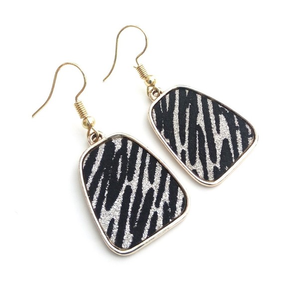 Σκουλαρίκια με animal print ζέβρα