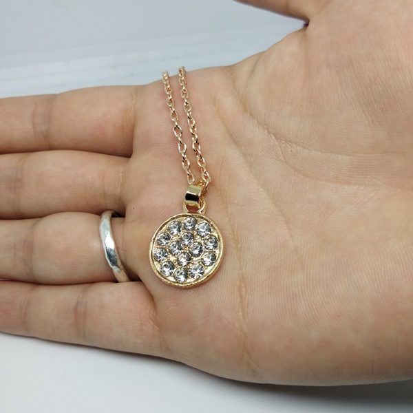 Χρυσό κυκλικό κολιέ με πέτρες zircon
