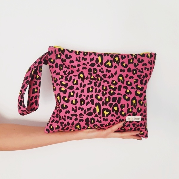 Τσαντάκι χειρός (wristlet) fuchsia leopard