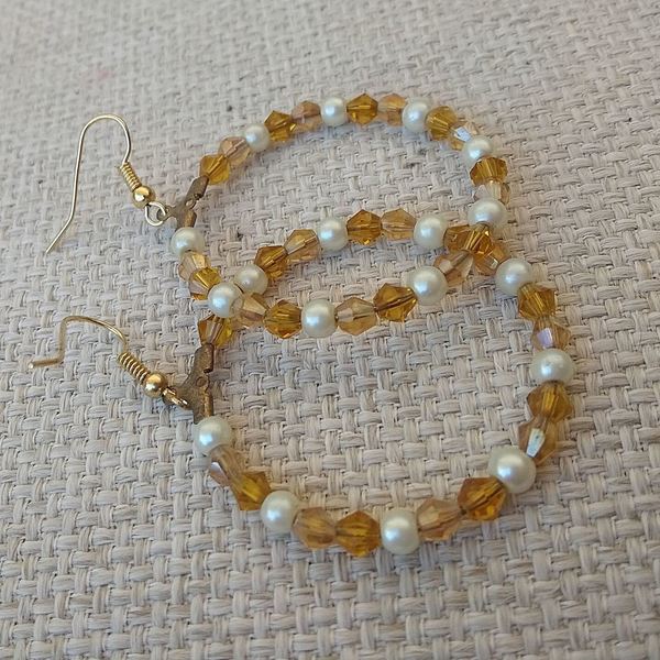 μικροί κρίκοι με χρυσά, καφέ κρύσταλλα swarovski και πέρλες
