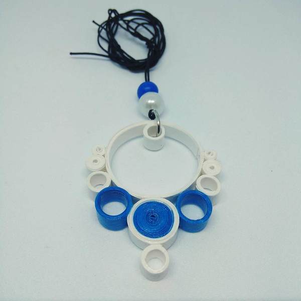 Κρεμαστό Quilling μενταγιόν.