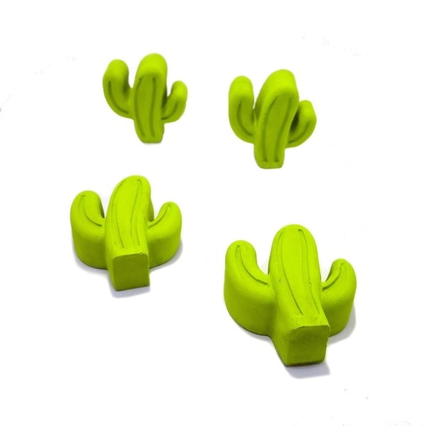 Τέσσερα μαγνητάκια ψυγείου //cacti