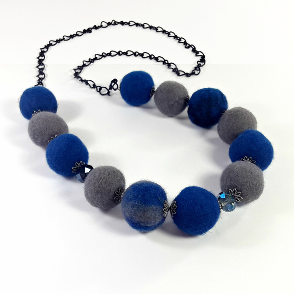 The Felt Necklace | Κολιέ με μάλλινες χάντρες