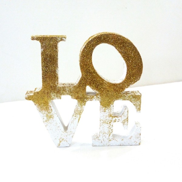 Ξύλινο διακοσμητικό με χρυσό γκλίτερ LOVE