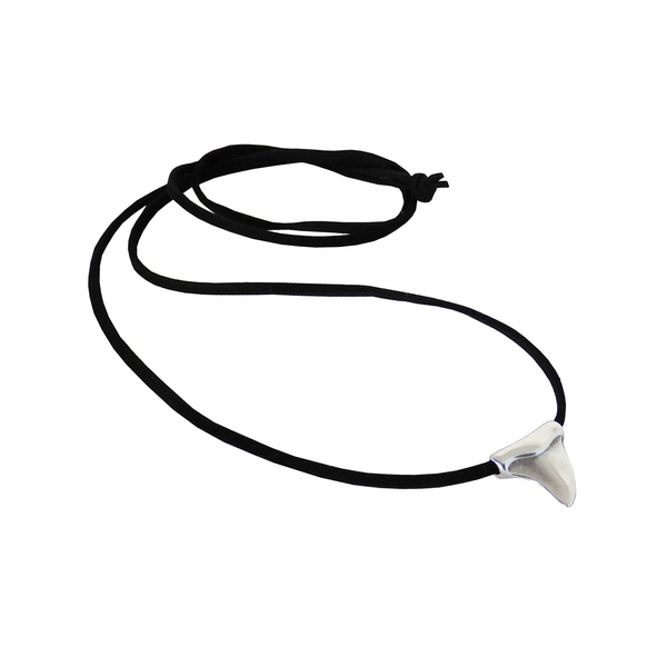 Ανδρικό μενταγιόν shark tooth silver
