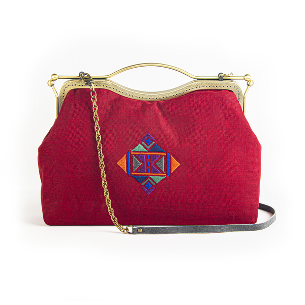 Clutch τσάντα με αλυσίδα και χειροποιητο κεντημα