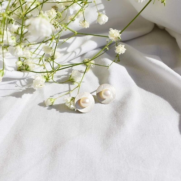 Daisy Silver Χειροποίητα Σκουλαρίκια Καρφωτά από Ασημί 925 και Μαργαριτάρι