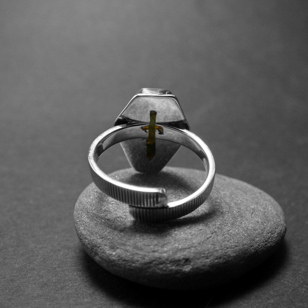 " SIlver Gothic Labradorite " - Χειροποίητο ασημένιο δαχτυλίδι με Λαβραδορίτη!