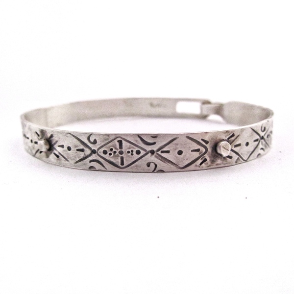 Maroco II |Alma Collection, Χειροποίητο, εγχάρακτο, ασημένιο βραχιόλι, φυλαχτό, συμβολικό