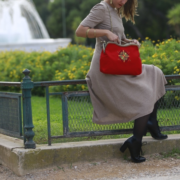 Κόκκινη clutch τσάντα