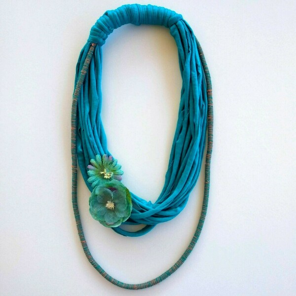 Veneto scarf necklace, κολιέ φουλάρι με λουλούδια