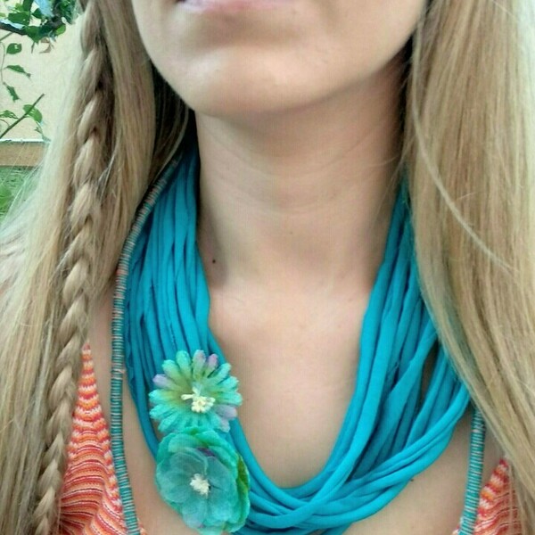 Veneto scarf necklace, κολιέ φουλάρι με λουλούδια