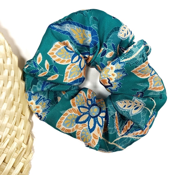 ''Félicie'' Scrunchie